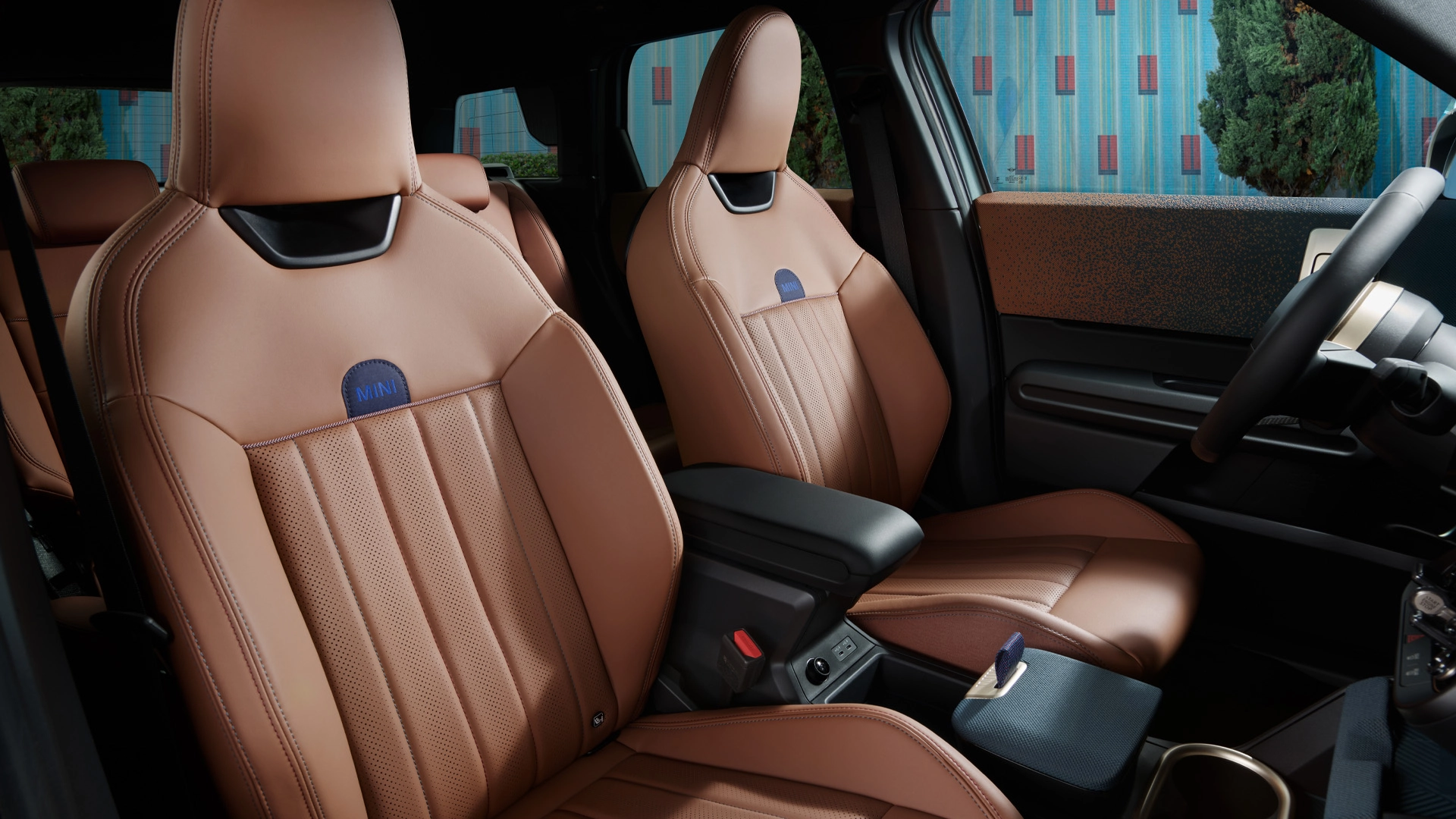 mini-U25-elevated-seating.webp