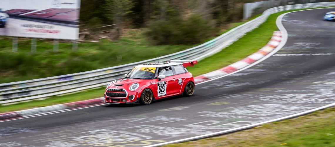 P90502736-mini-john-cooper-works-x-bulldog-racing-04-2023-2250px